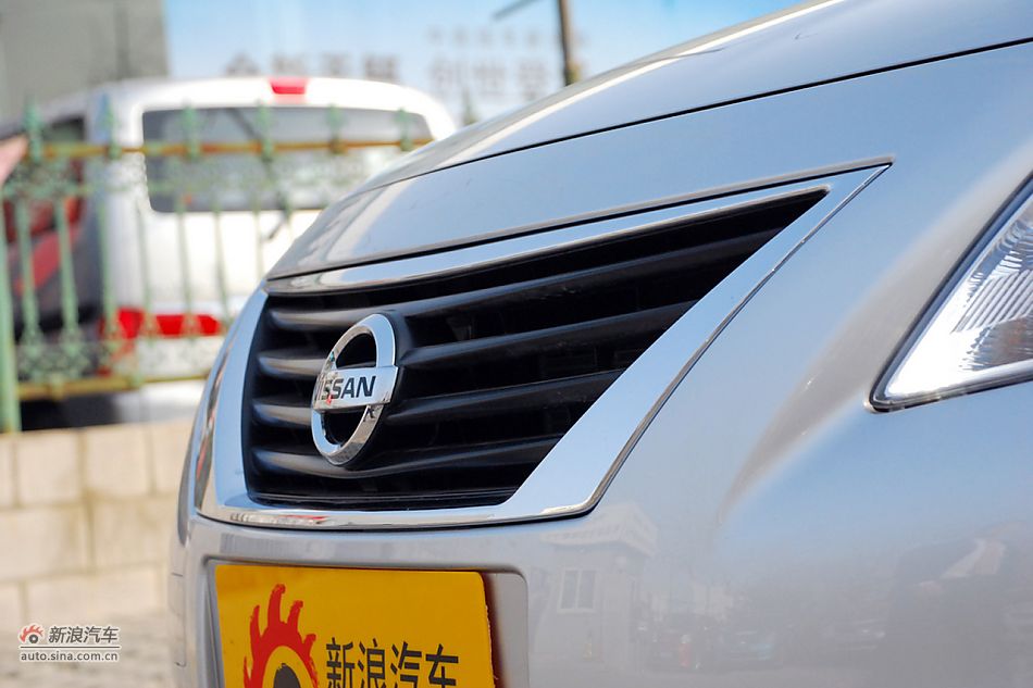 东风日产新阳光到店高清实拍