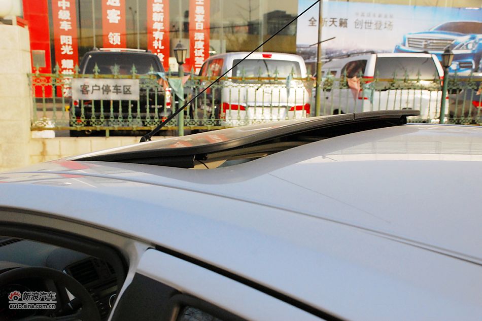 东风日产新阳光到店高清实拍