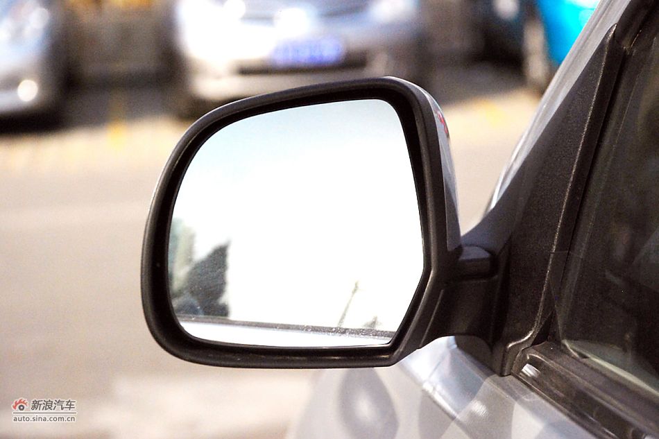 东风日产新阳光到店高清实拍