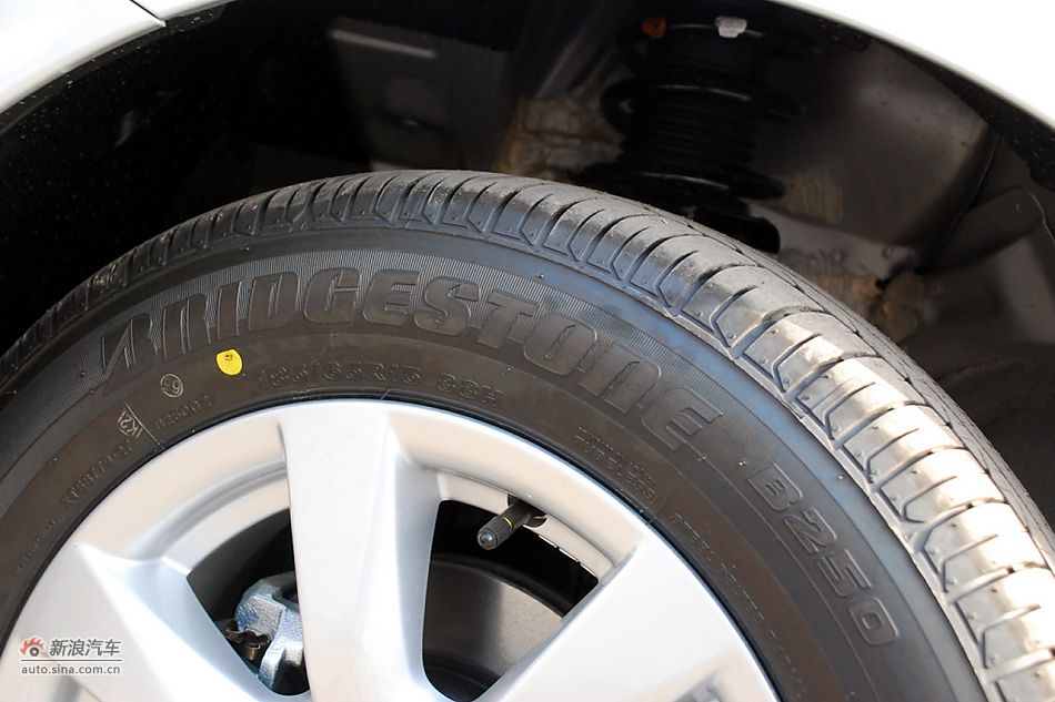 东风日产新阳光到店高清实拍