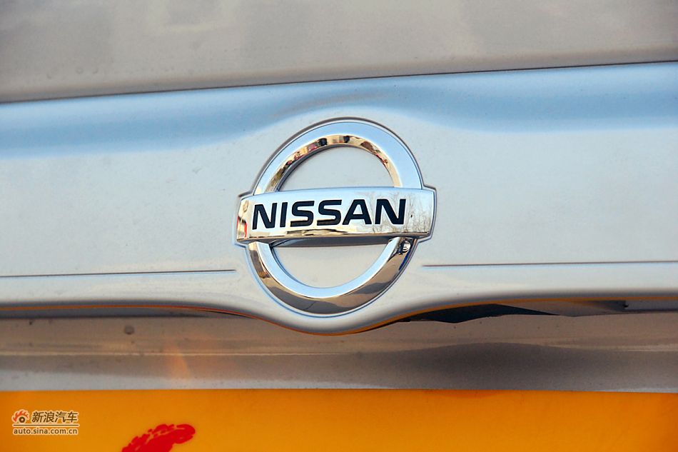 东风日产新阳光到店高清实拍