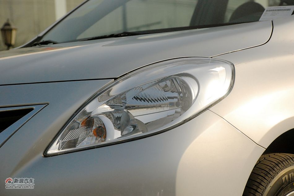 东风日产新阳光到店高清实拍