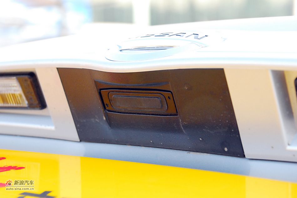 东风日产新阳光到店高清实拍
