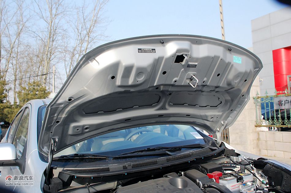 东风日产新阳光到店高清实拍