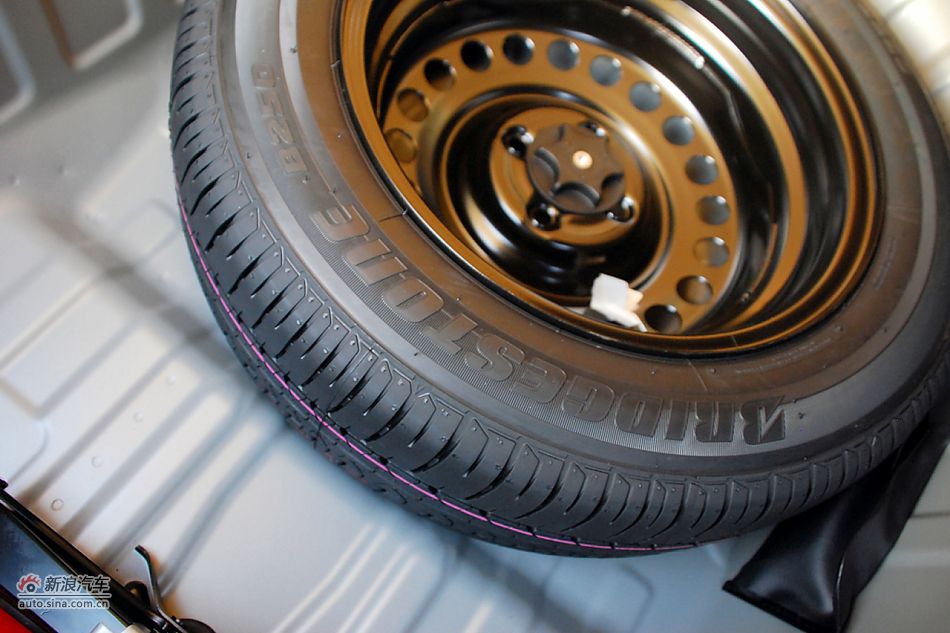 东风日产新阳光到店高清实拍