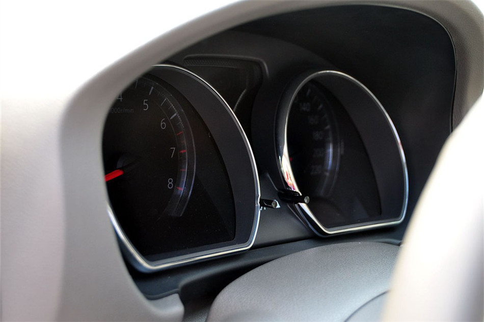 阳光 2011款 1.5XV 尊贵版 CVT 内饰