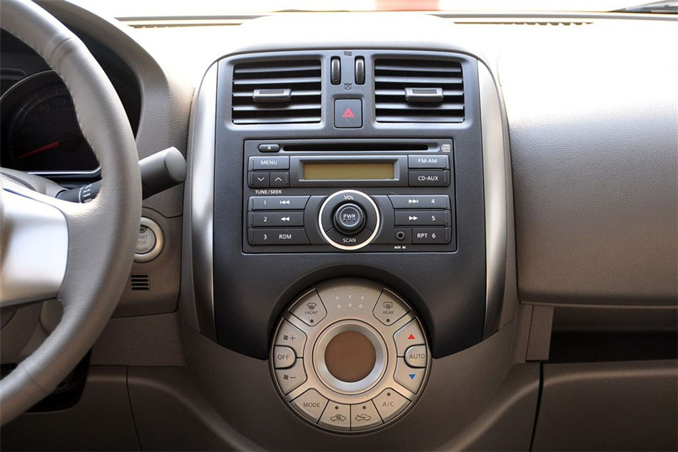 阳光 2011款 1.5XV 尊贵版 CVT 内饰