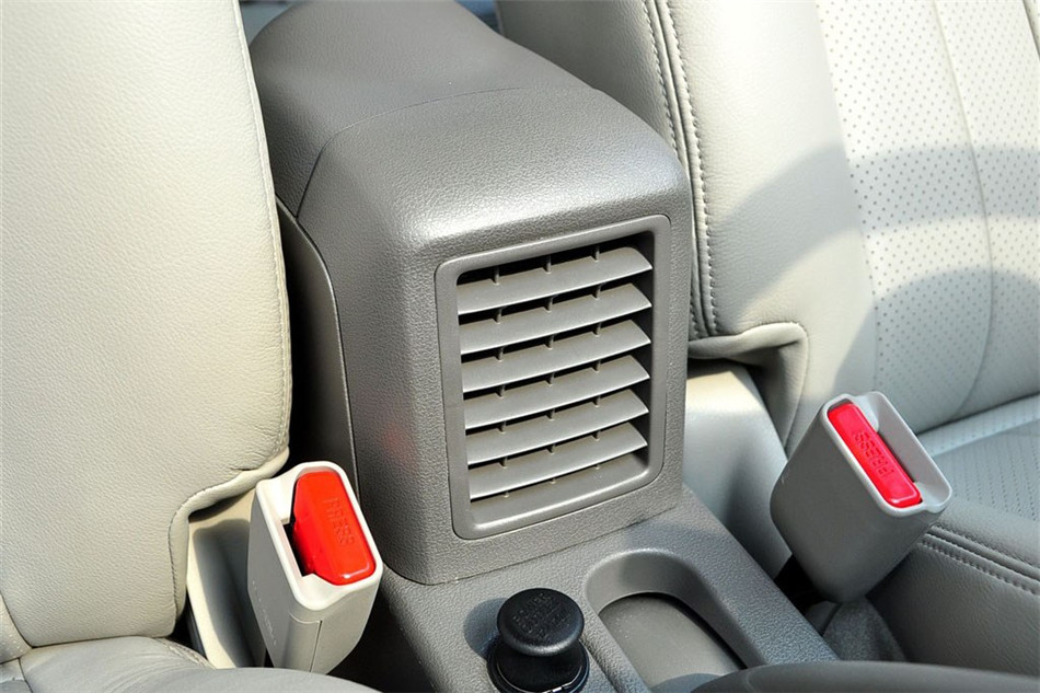 阳光 2011款 1.5XV 尊贵版 CVT 座椅空间
