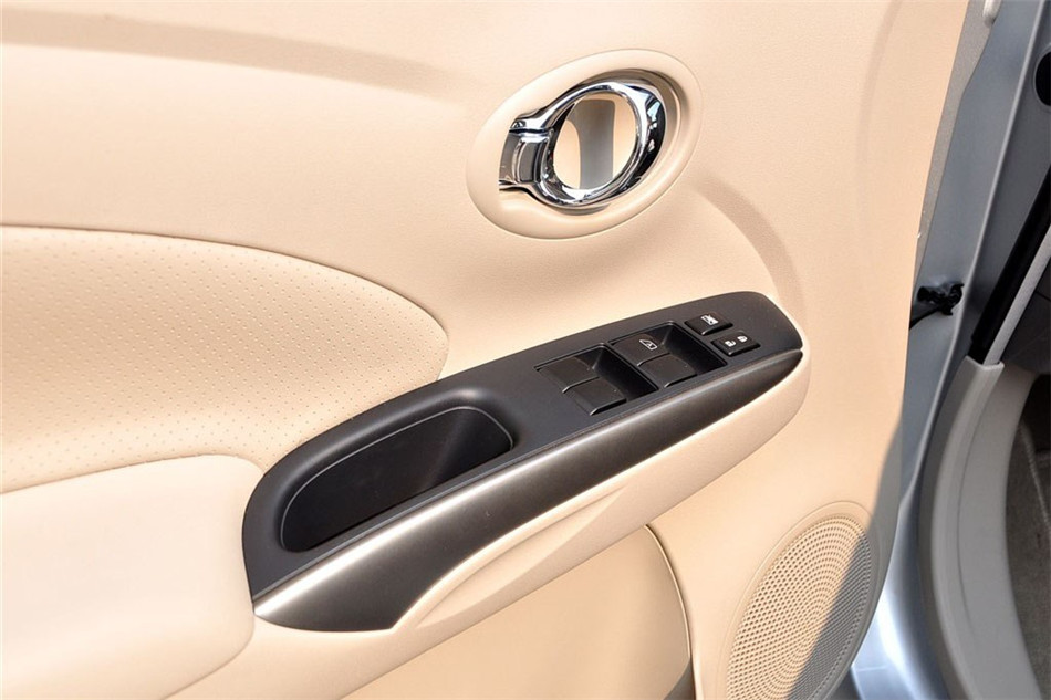 阳光 2011款 1.5XV 尊贵版 CVT 座椅空间