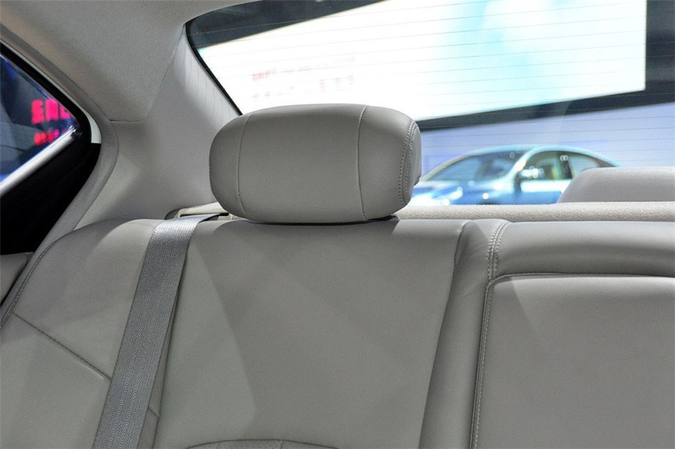 阳光 2011款 1.5XV 尊贵版 CVT 座椅空间