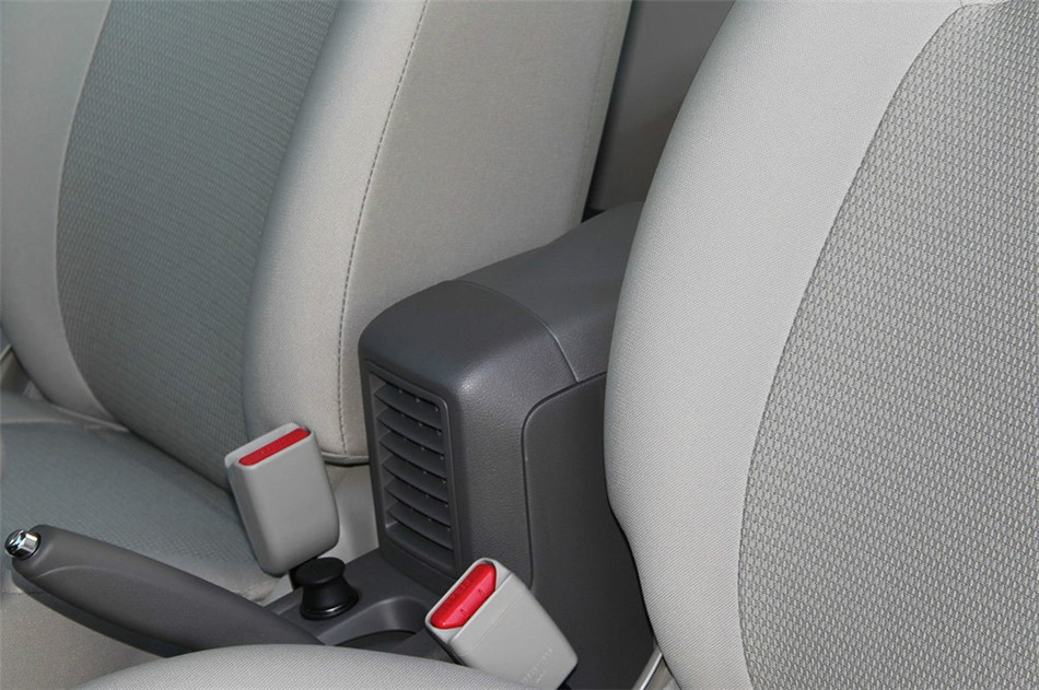 阳光 2014款 1.5XL CVT 豪华版 座椅空间