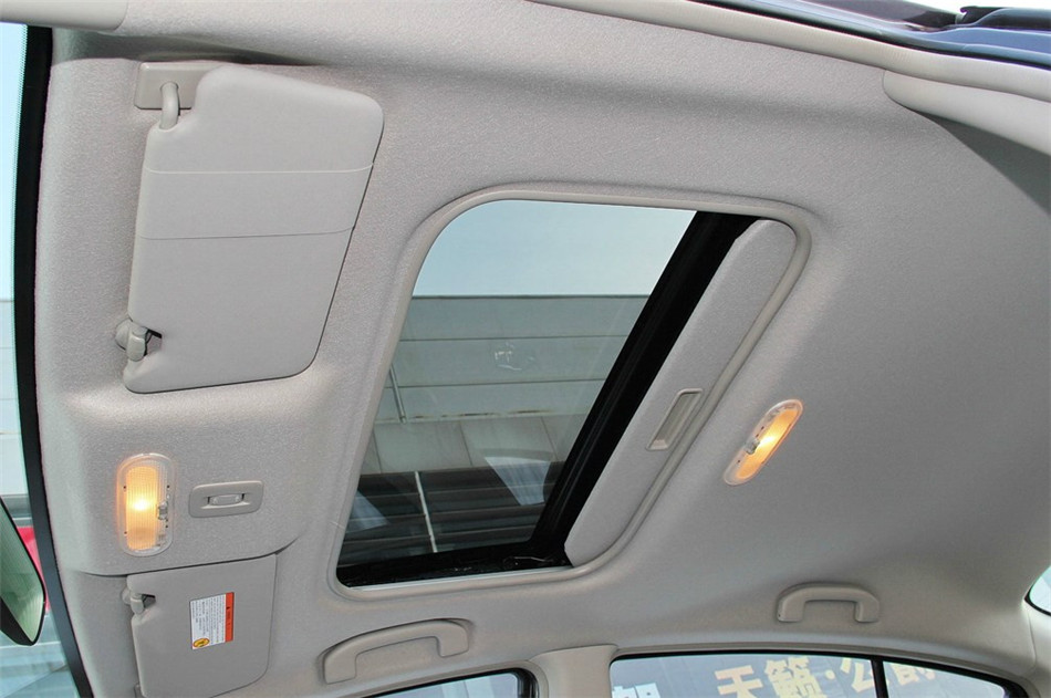 阳光 2014款 1.5XL CVT 豪华版 座椅空间