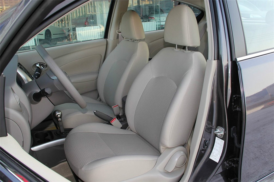 阳光 2014款 1.5XL CVT 豪华版 座椅空间