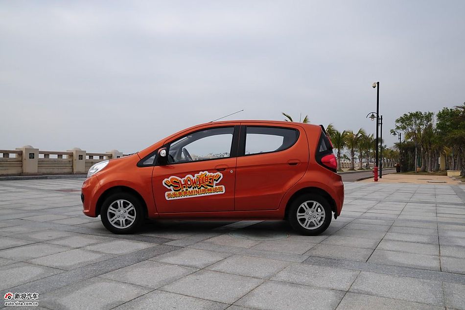 长安奔奔mini外观实拍
