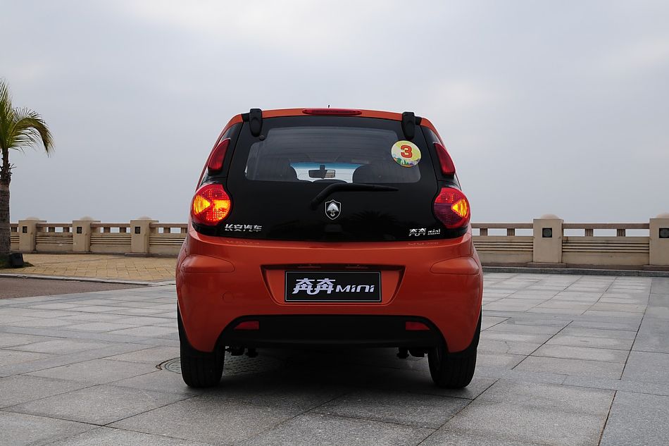 长安奔奔mini外观实拍