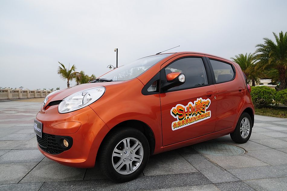 长安奔奔mini外观实拍