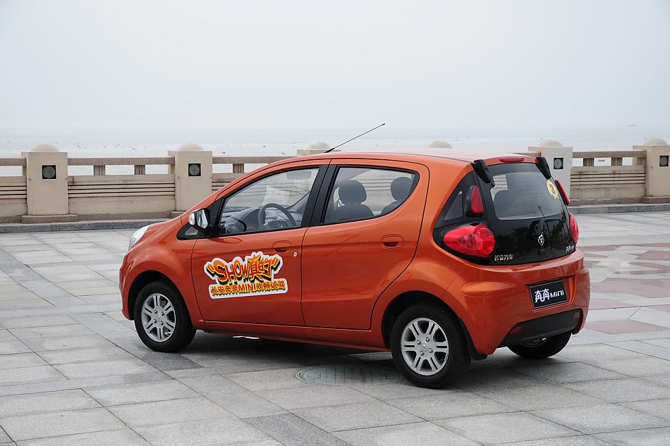 长安奔奔mini外观实拍