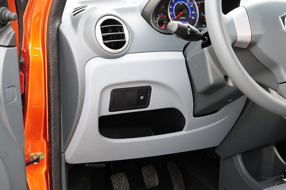 长安奔奔mini内饰实拍