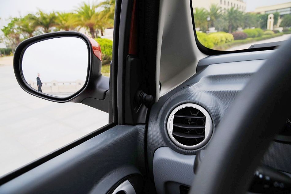 长安奔奔mini内饰实拍