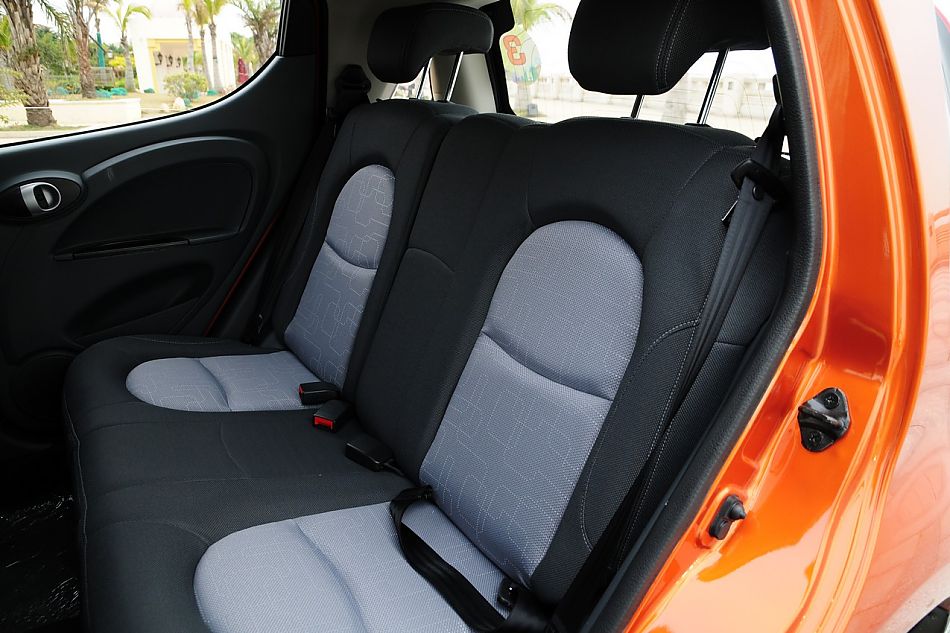 长安奔奔mini内饰实拍