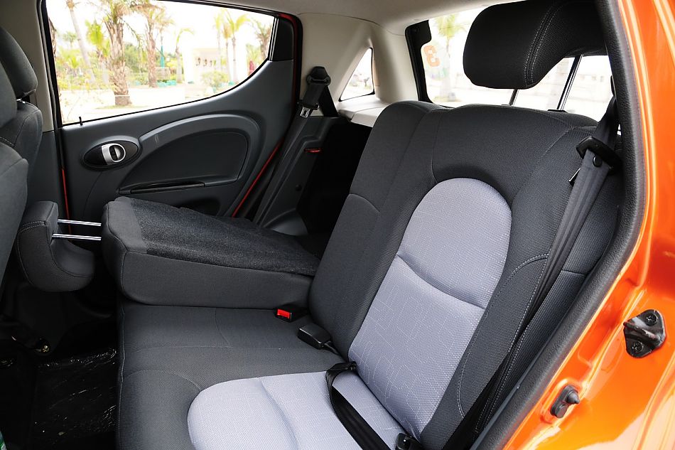 长安奔奔mini内饰实拍