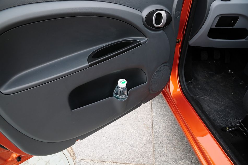 长安奔奔mini内饰实拍