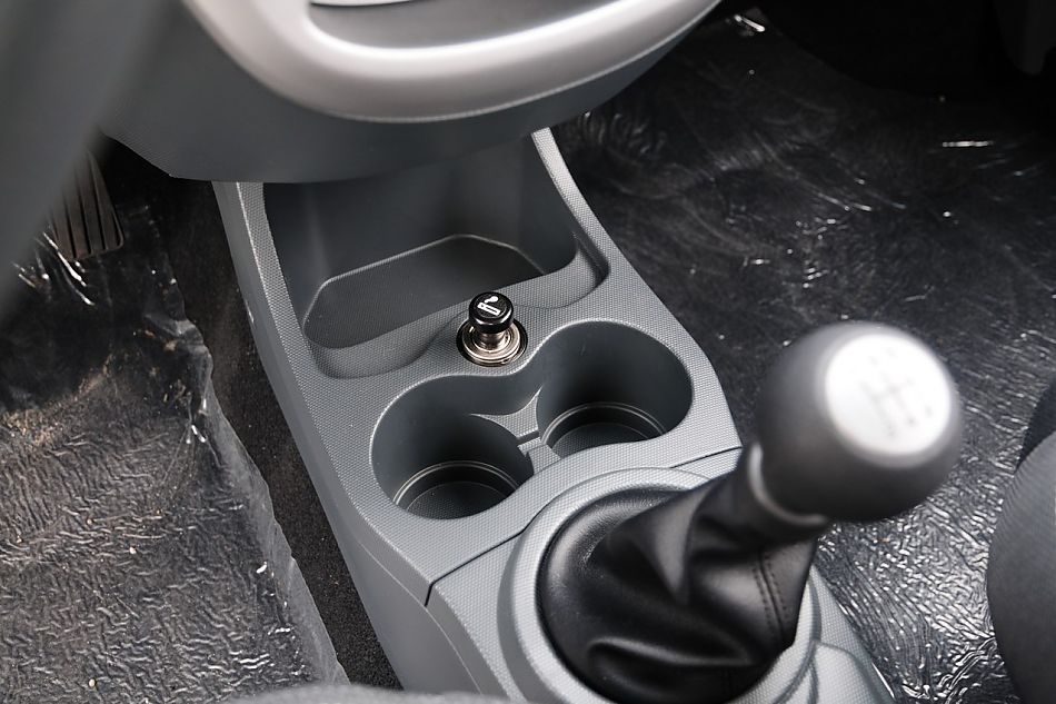 长安奔奔mini内饰实拍