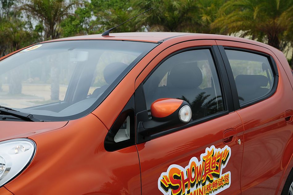 长安奔奔mini外观实拍