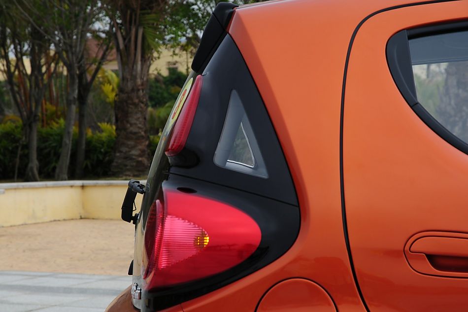 长安奔奔mini外观实拍