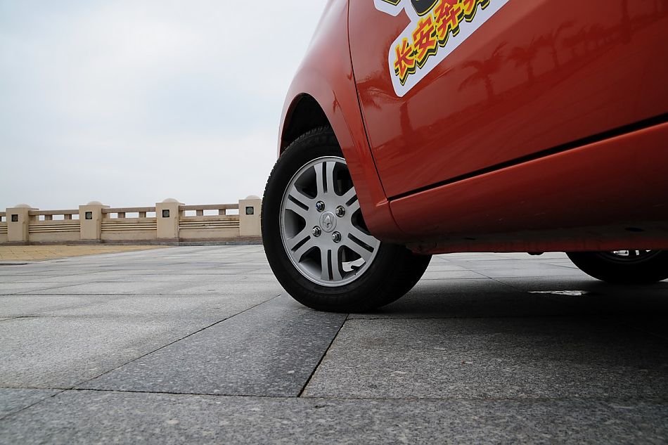 长安奔奔mini外观实拍