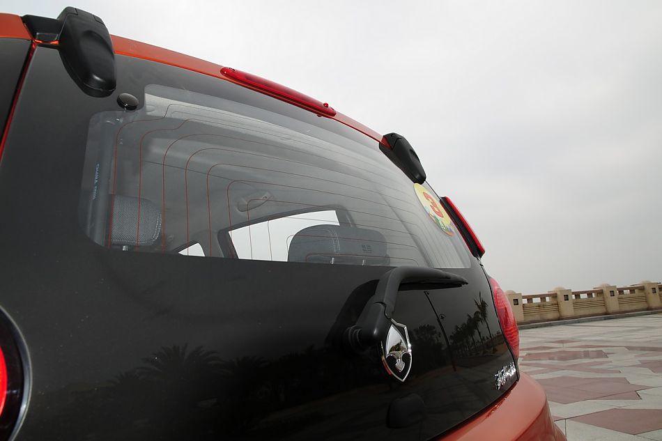 长安奔奔mini外观实拍