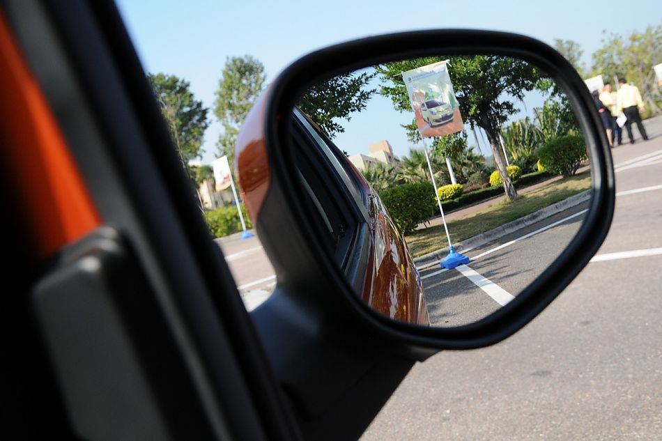 长安奔奔mini外观实拍