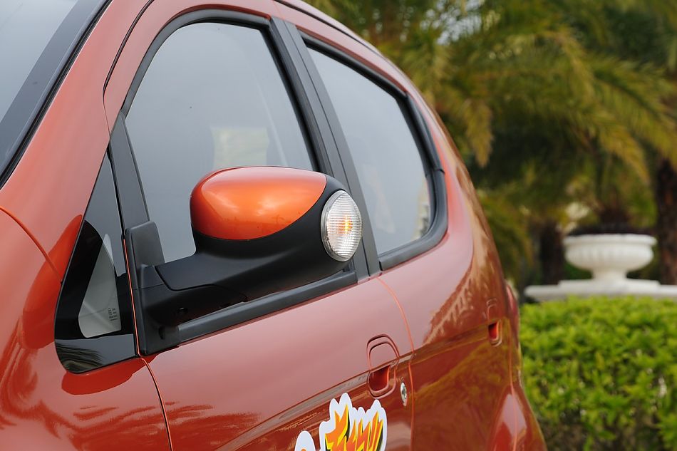 长安奔奔mini外观实拍