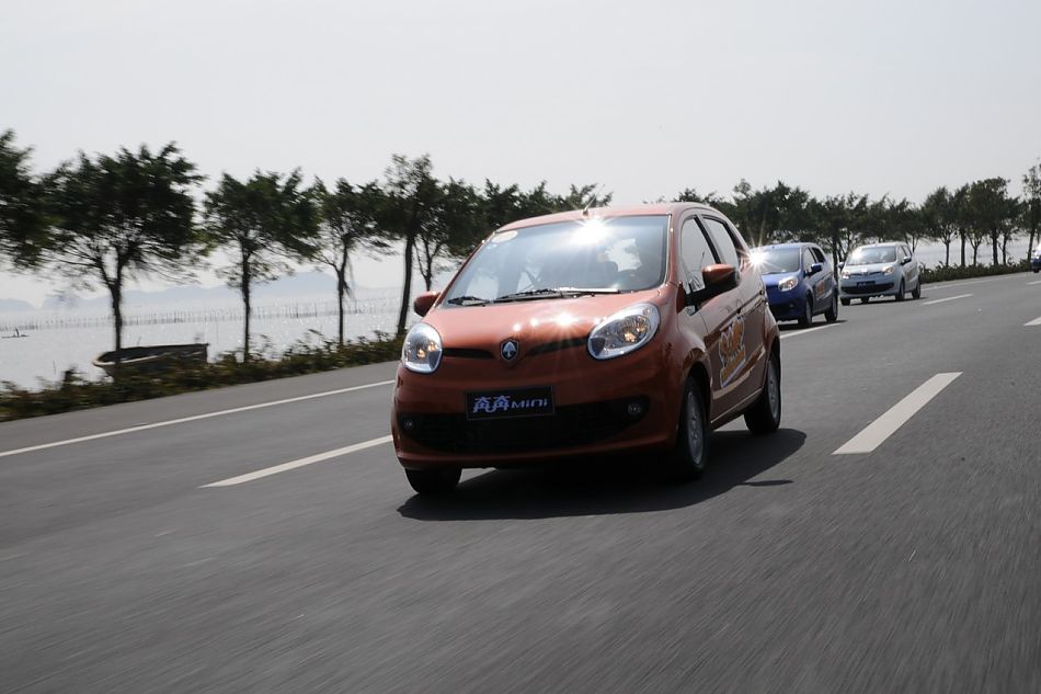 长安奔奔mini试车图