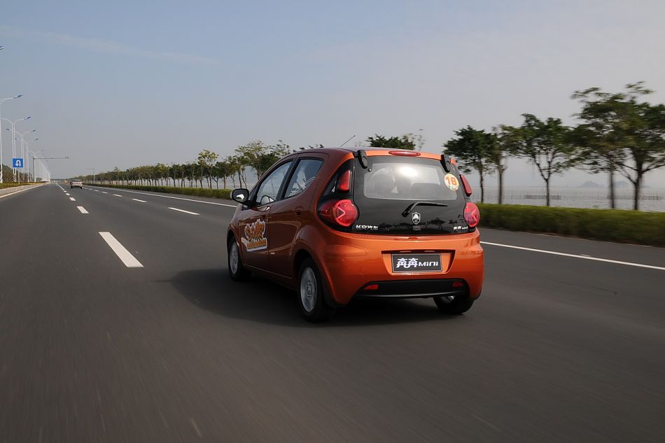 长安奔奔mini试车图