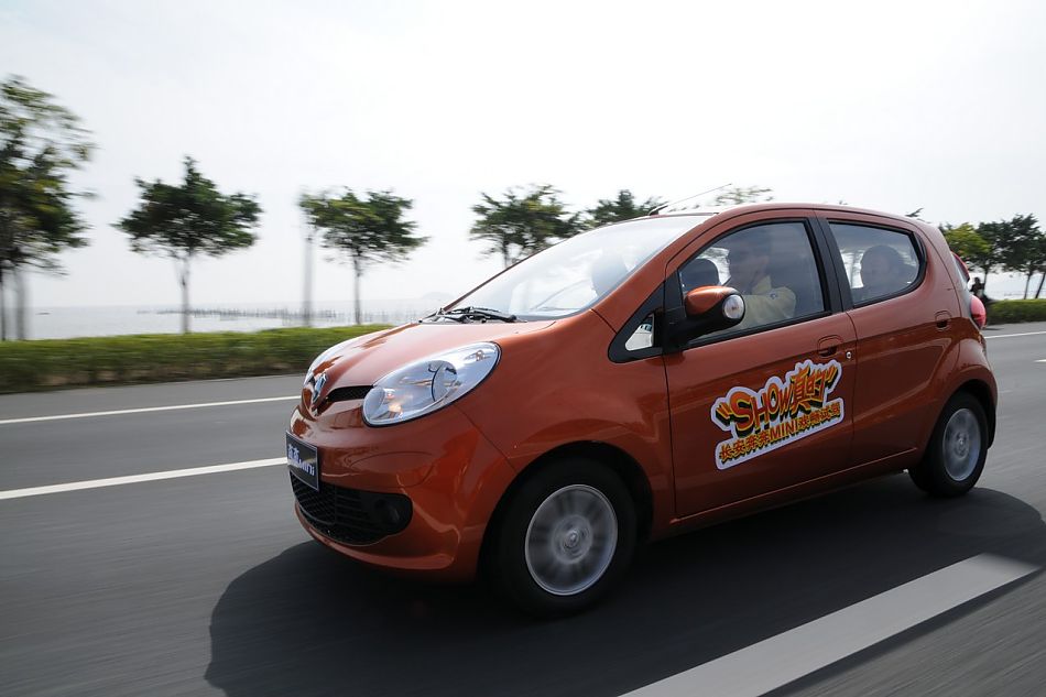 长安奔奔mini试车图