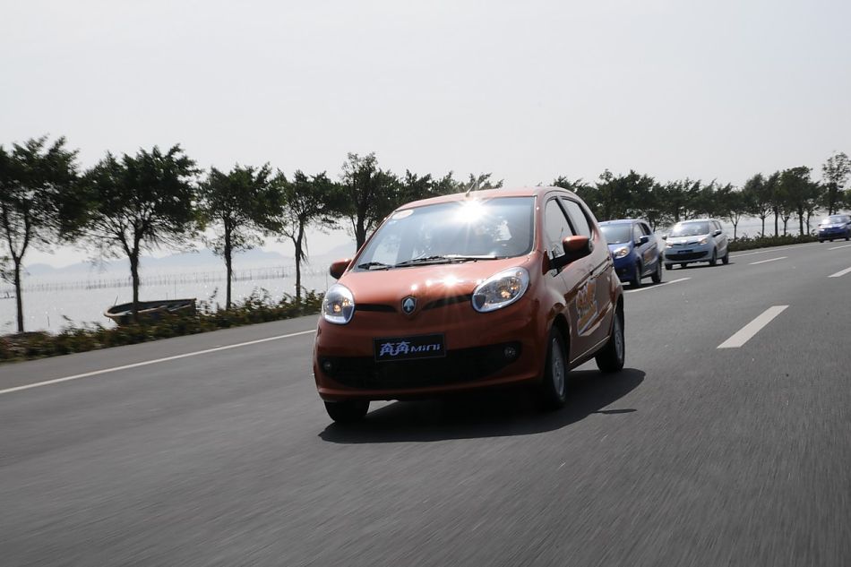 长安奔奔mini试车图