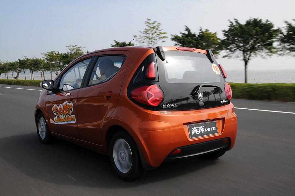 长安奔奔mini试车图