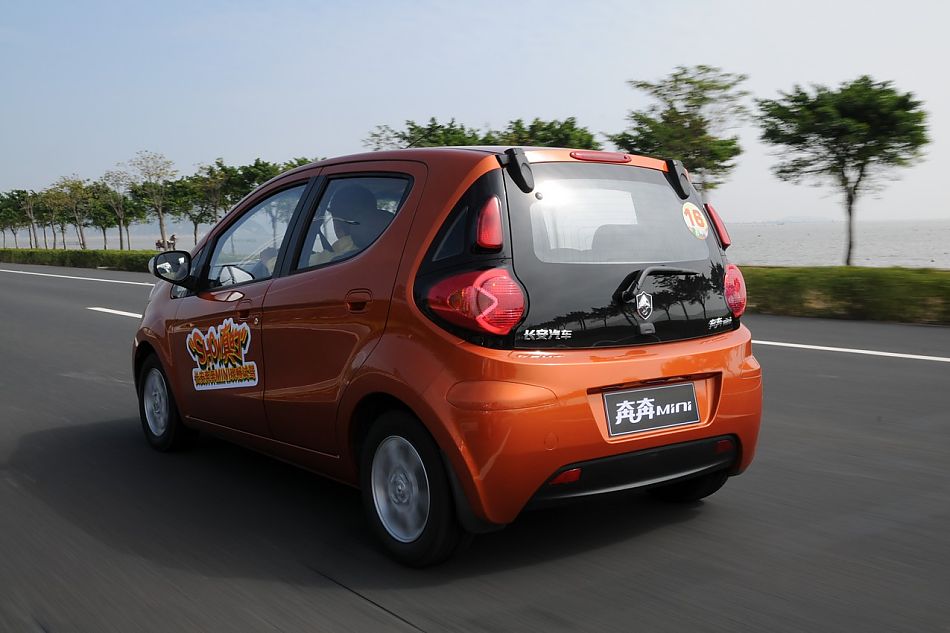 长安奔奔mini试车图