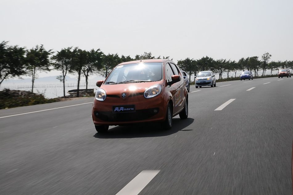 长安奔奔mini试车图