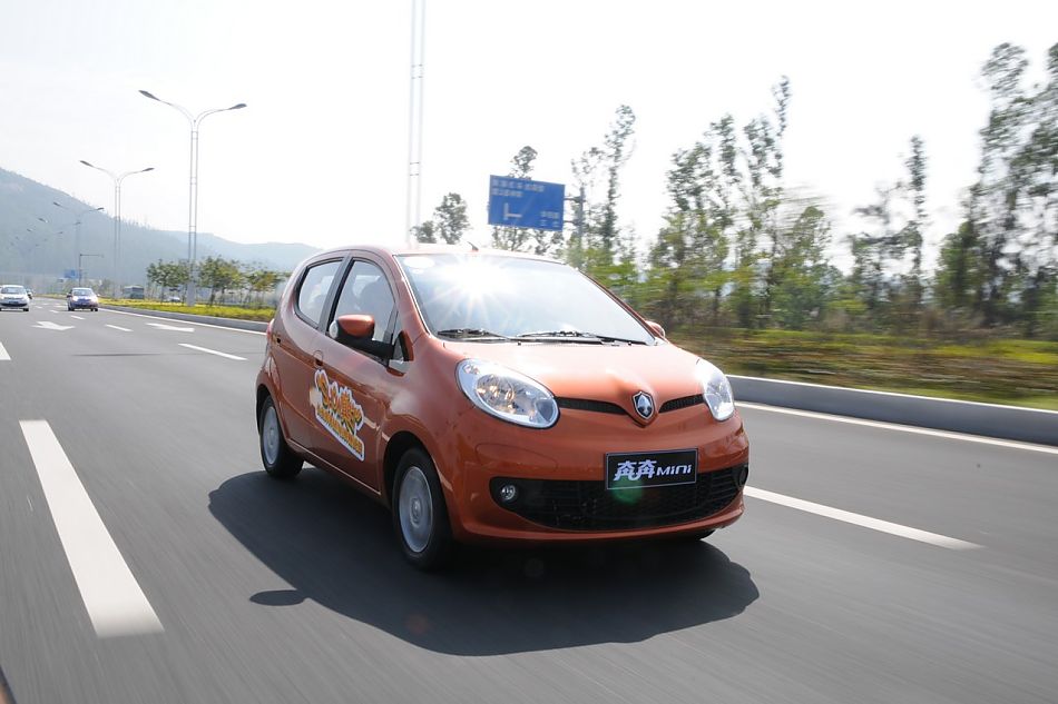 长安奔奔mini试车图