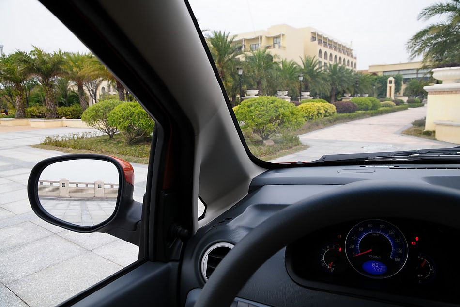 长安奔奔mini试车图