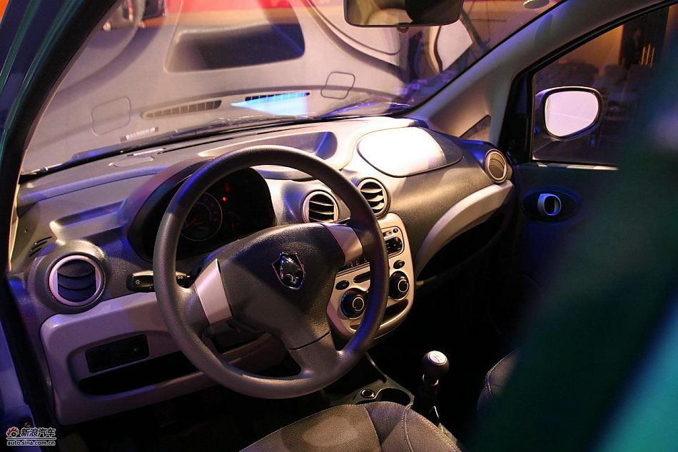 长安奔奔mini上市现场内饰实拍图