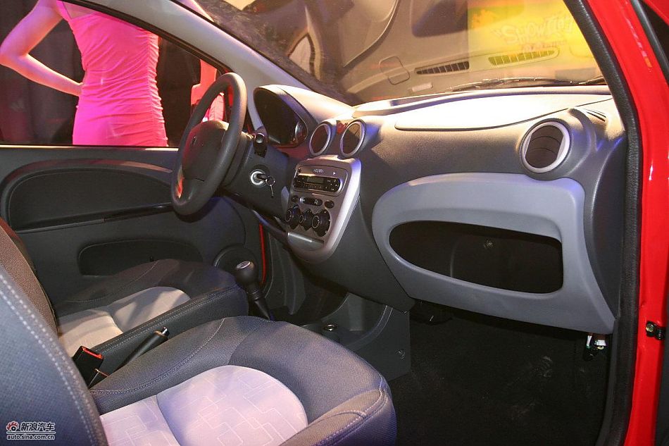 长安奔奔mini上市现场内饰实拍图