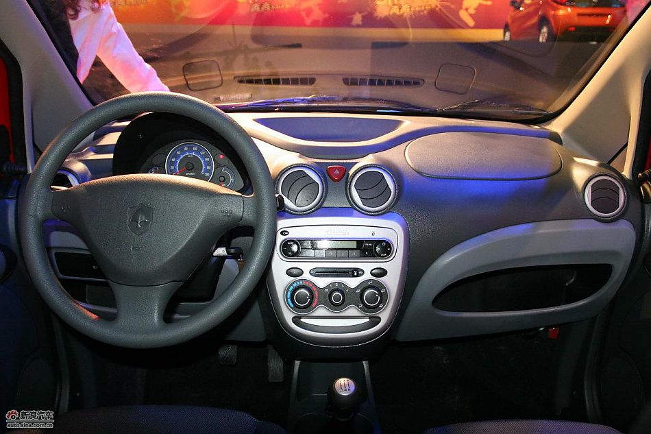 长安奔奔mini上市现场内饰实拍图