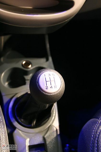 长安奔奔mini上市现场内饰实拍图