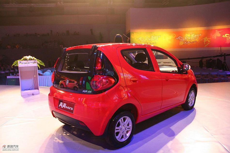长安奔奔mini上市现场外观实拍图
