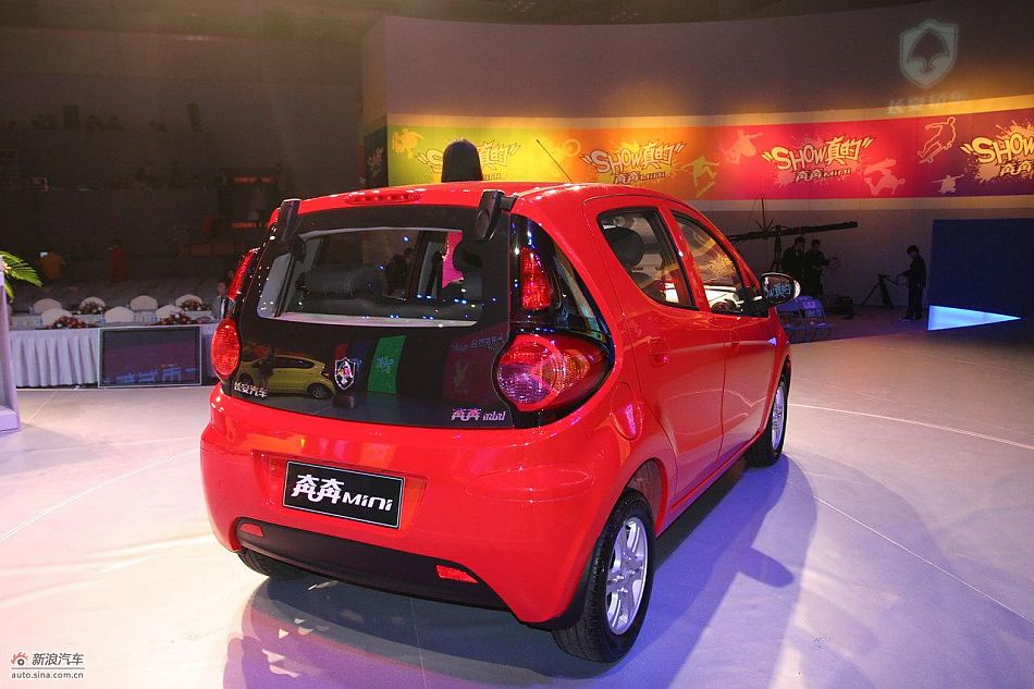 长安奔奔mini上市现场外观实拍图