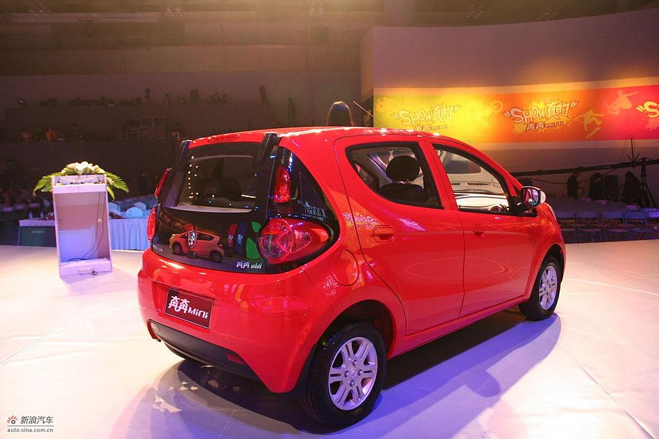长安奔奔mini上市现场外观实拍图