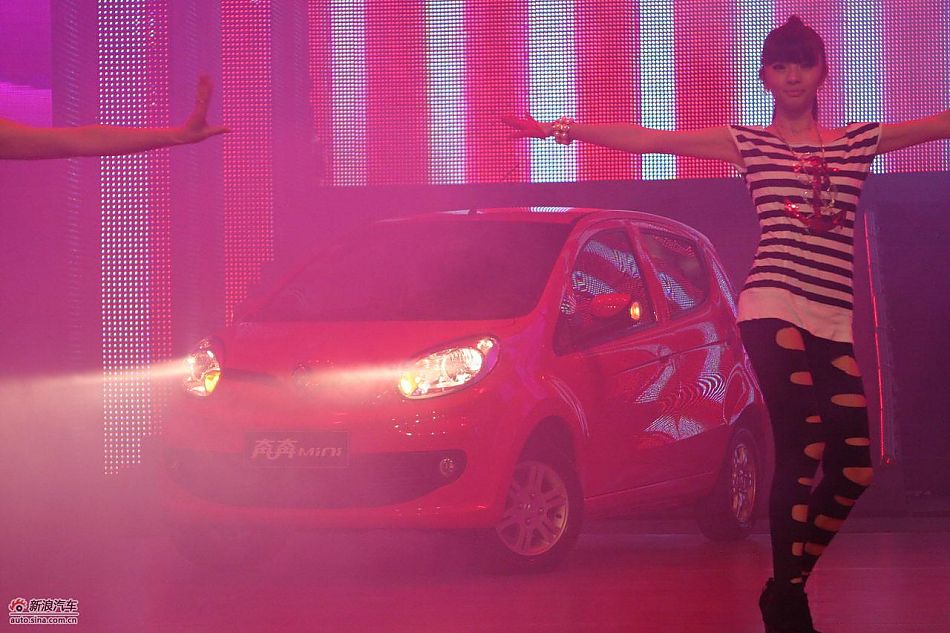 长安奔奔mini上市现场亮相